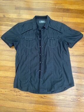 BKE Men’s Black Short-Sleeve Button-Down Shirt with Chest Pockets